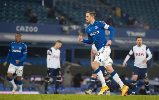 名中后卫胡 名中后卫胡